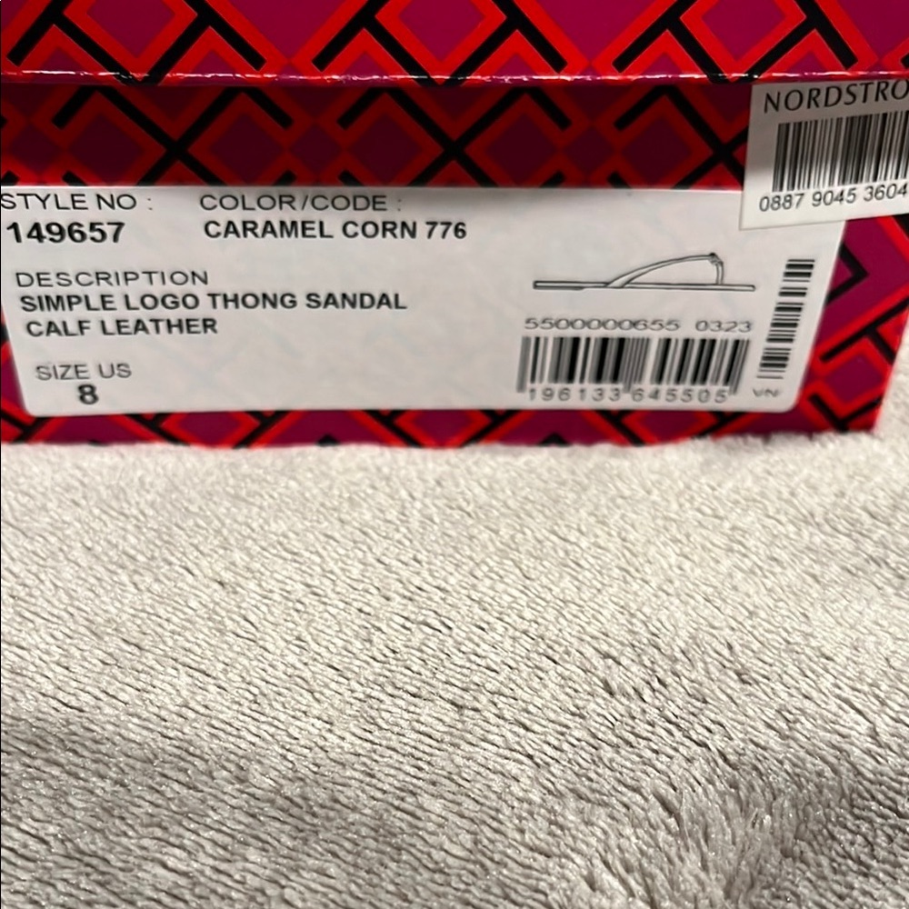 Tory Burch Simple Logo Leather Thong Sandal - Picture 3 of 6
